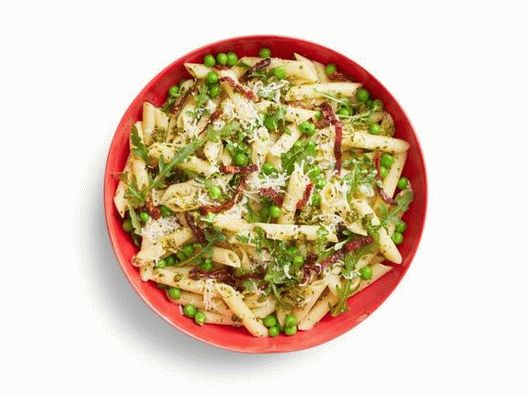 Fotó Penne tészta saláta fűszeres pestoval
