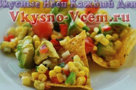Saláta avokádóval és chipsgel