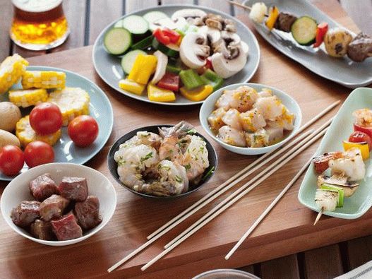 Fénykép Shish kebab grillezett zöldségekkel