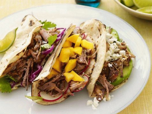 Fénykép Tacos sertéshúsból egy lassú tűzhelyben