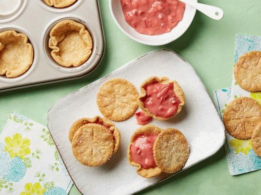 Fotó Tartlets eperrel és pudingral
