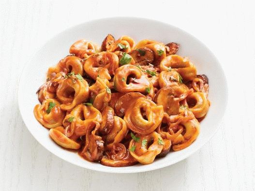 Tortellini és Stroganoff fényképe gombával