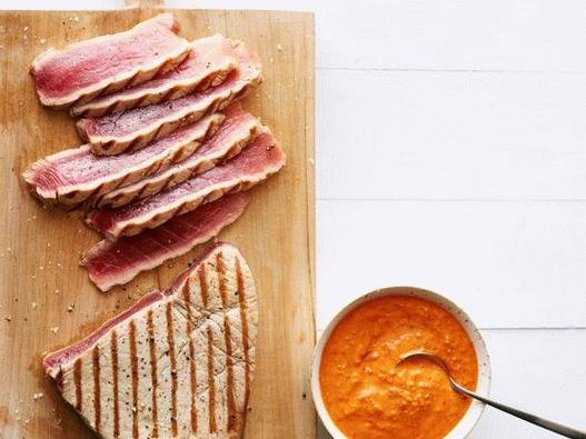 Fénykép grillezett tonhal romesco szósszal