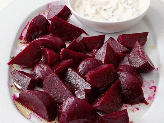 Fotó főtt répa tejföllel és metélőhagyommal