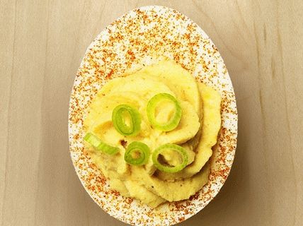 Tejszínhabbal töltött tojások fényképe