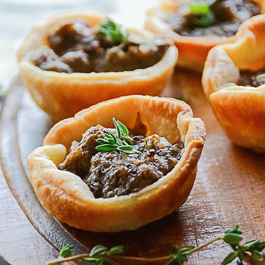 Az étel fotója - Tartlets gombával és dióval