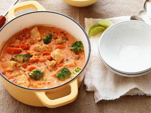 Az étel fotója - Curry kókusztejben csirkével és karfiollal